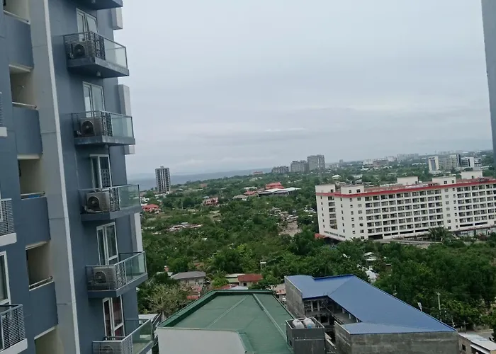 8 Newtown Boulevard * Punta Engano (Mactan)